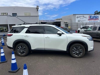 2024 Nissan Pathfinder SV