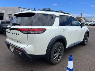 2024 Nissan Pathfinder SV
