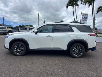2024 Nissan Pathfinder SV