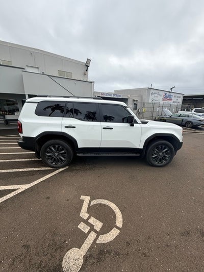 2025 Toyota Land Cruiser premium