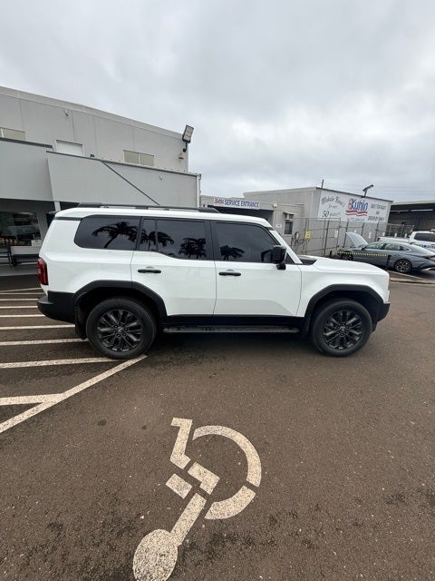 2025 Toyota Land Cruiser premium