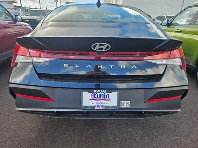 2024 Hyundai ELANTRA SE