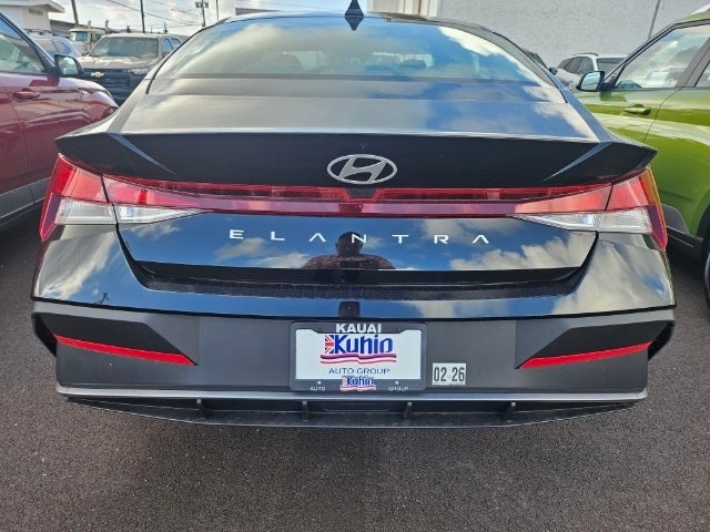 2024 Hyundai ELANTRA SE