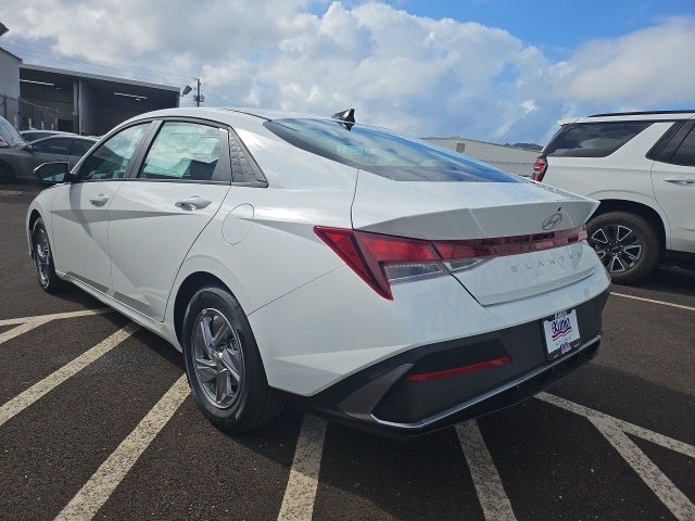 2024 Hyundai ELANTRA SE