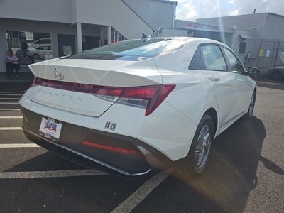 2024 Hyundai ELANTRA SE
