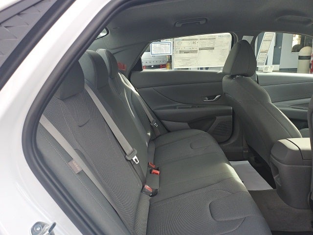 2024 Hyundai ELANTRA SE