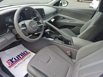 2024 Hyundai ELANTRA SE