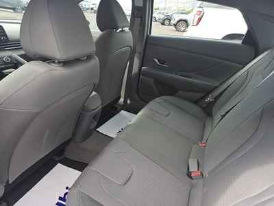 2024 Hyundai ELANTRA SE