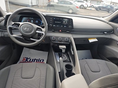 2024 Hyundai ELANTRA SE
